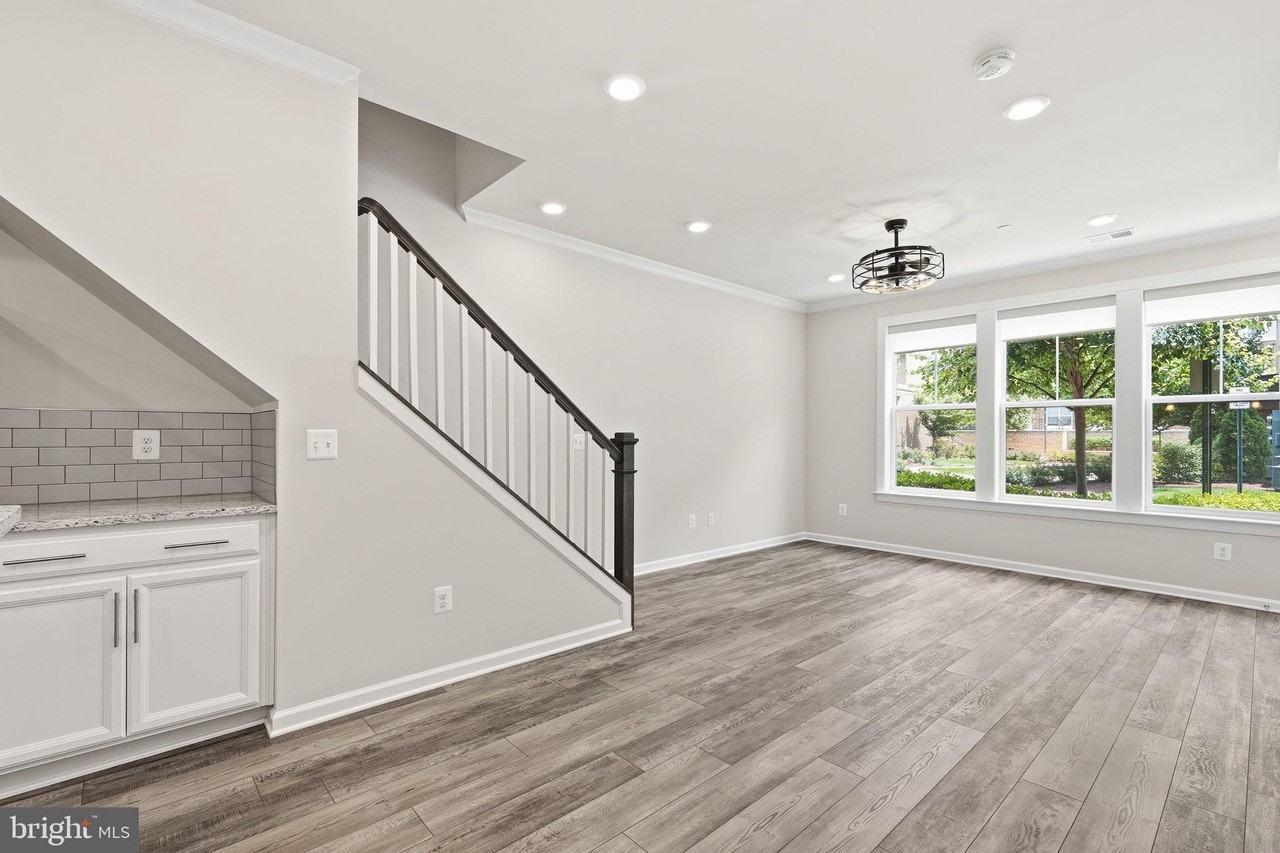 45208 Lettermore Sq - Photo 4 of 25