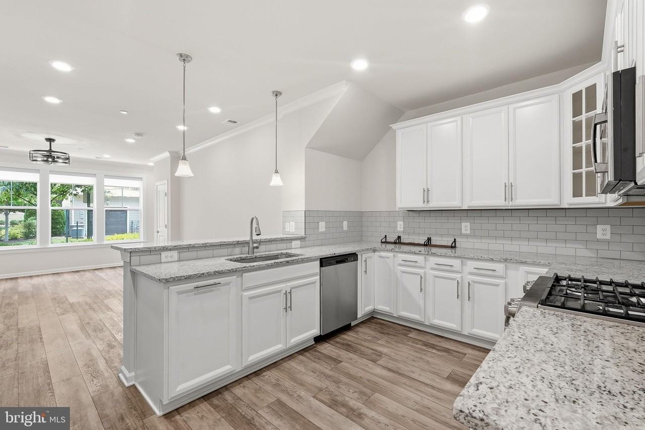 45208 Lettermore Sq - Photo 7 of 25