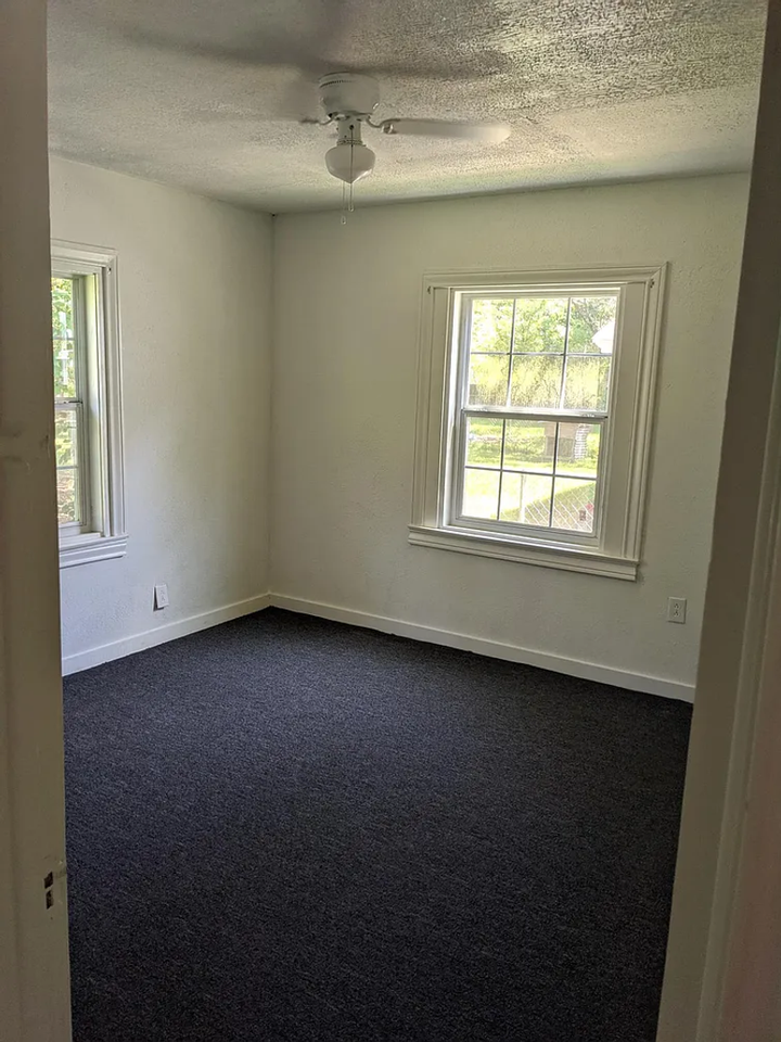 315 E Pipkin St - Photo 7 of 11