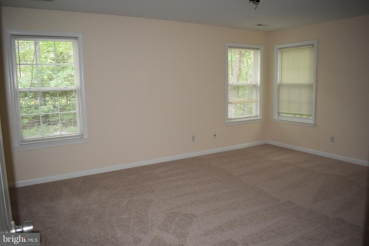 4623 Lakeview Pkwy - Photo 6 of 8