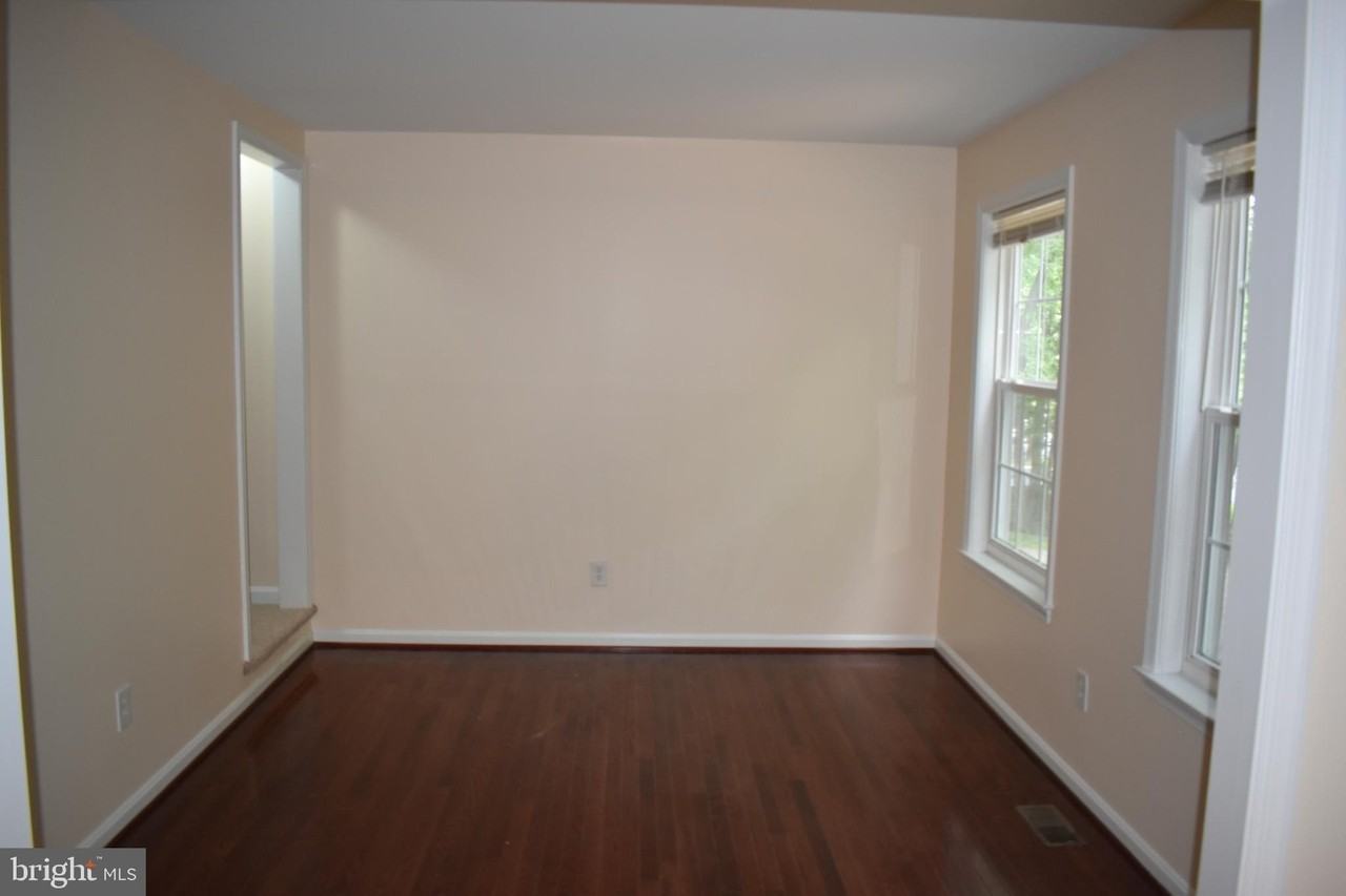 4623 Lakeview Pkwy - Photo 7 of 8