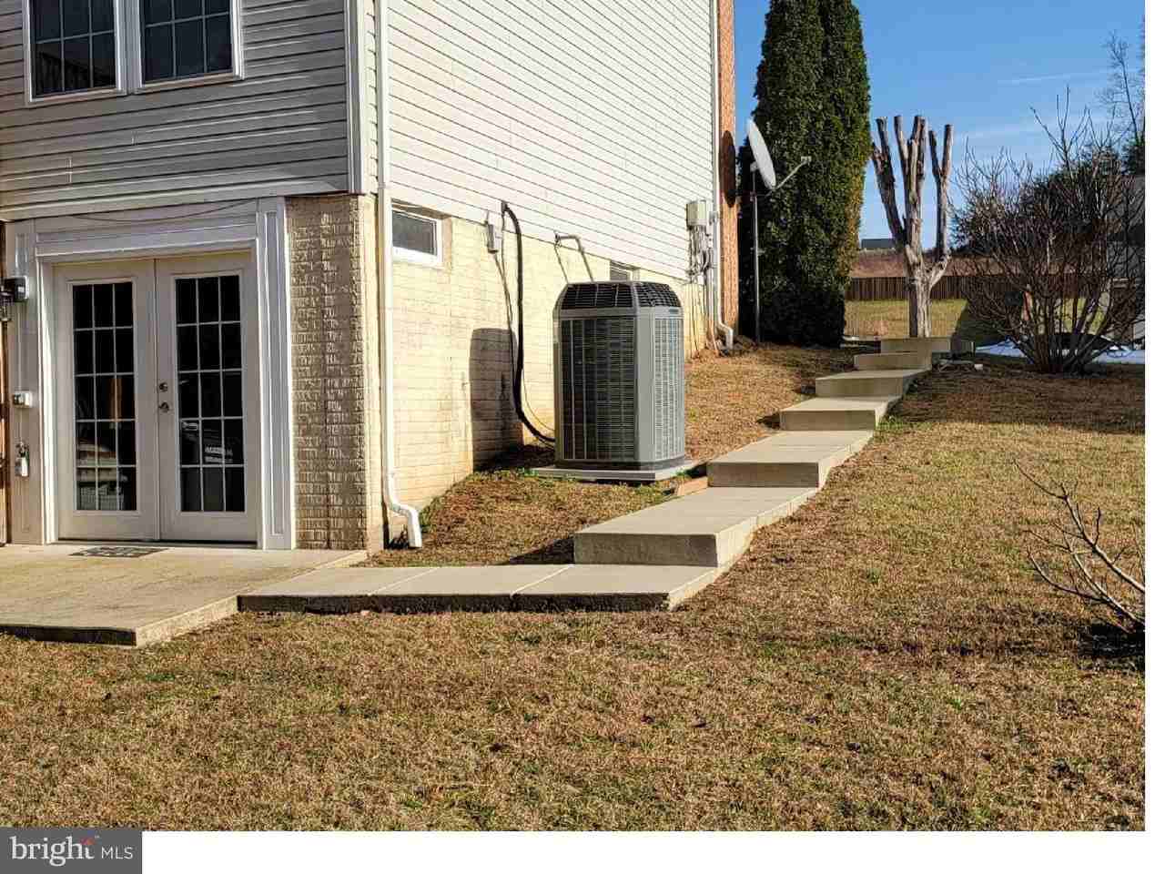 17680 Avenel Ln - Photo 3 of 29