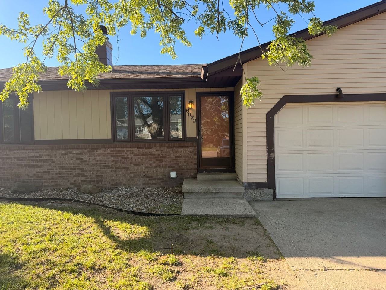 6672 Pleasantview St Ne - Photo 2 of 26