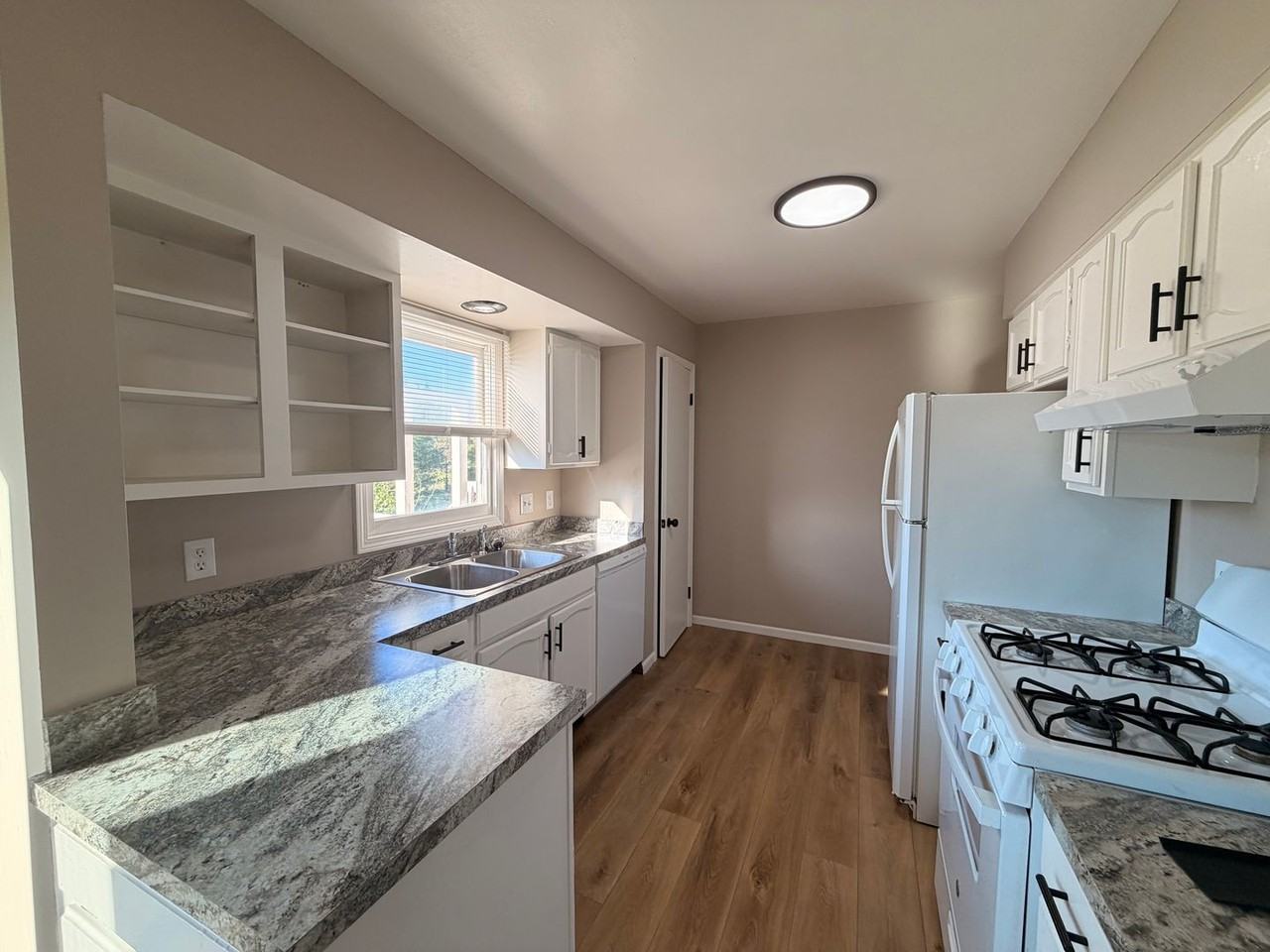 6672 Pleasantview St Ne - Photo 6 of 26