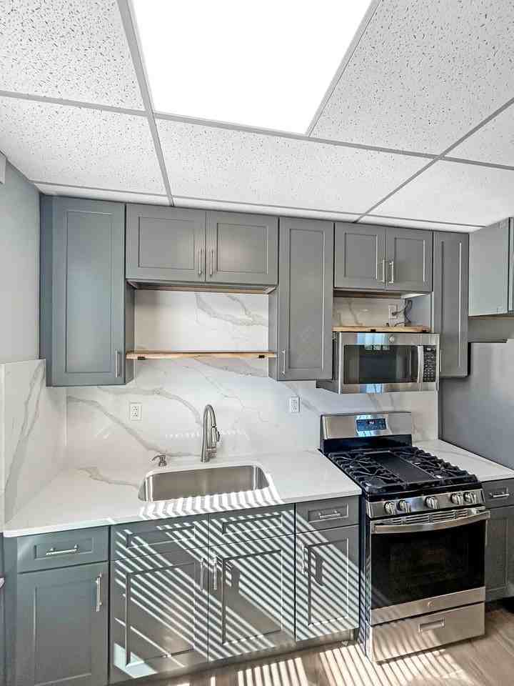 1524 4th Avenue - Coraopolis - Photo 3 of 35