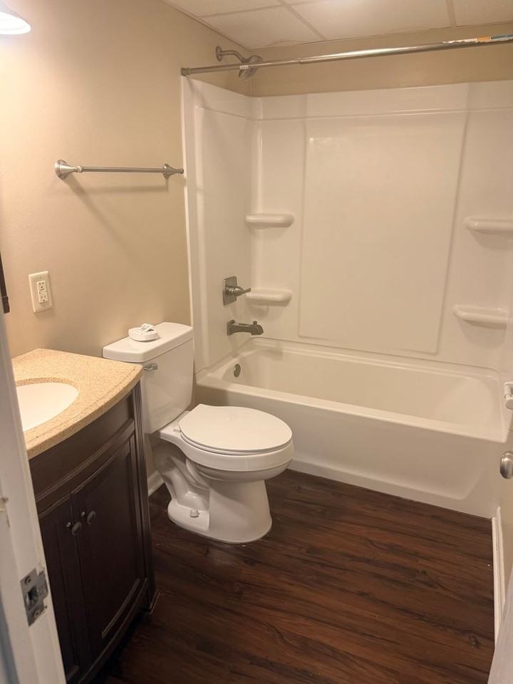 2807 Pembroke Ln - Photo 5 of 9