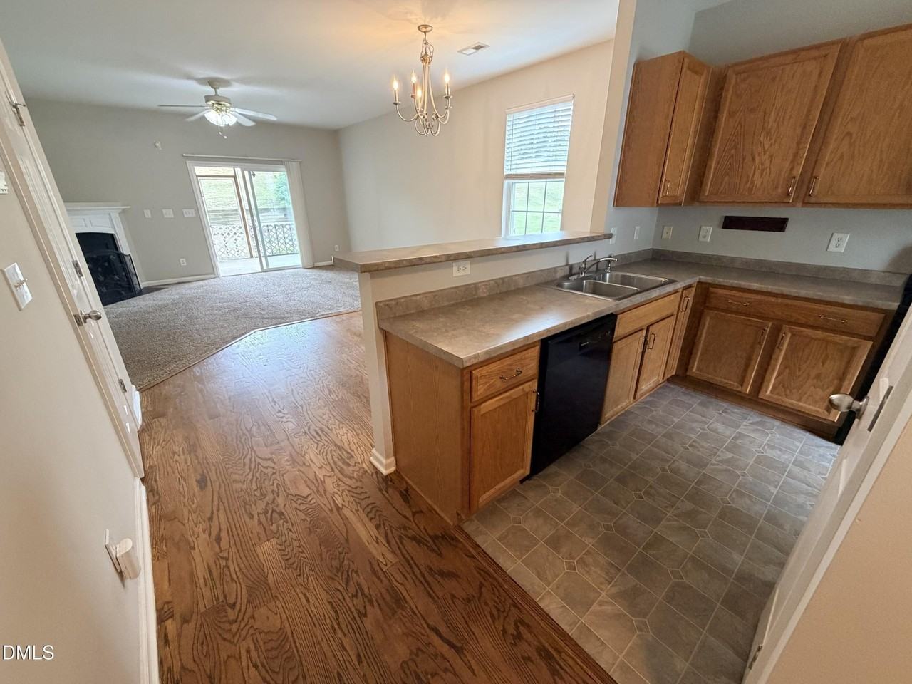 620 Woodson Dr - Photo 4 of 37