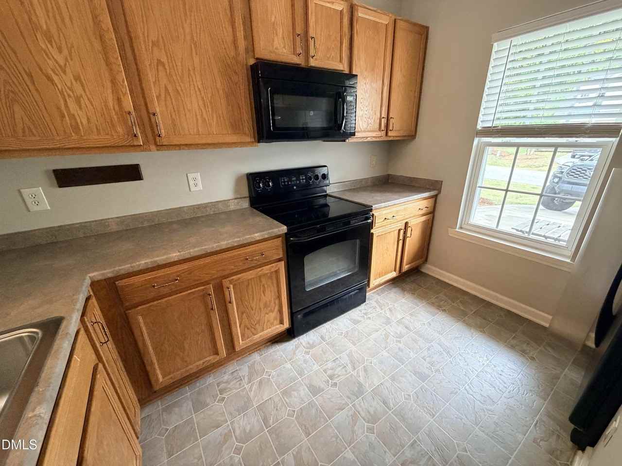620 Woodson Dr - Photo 5 of 37