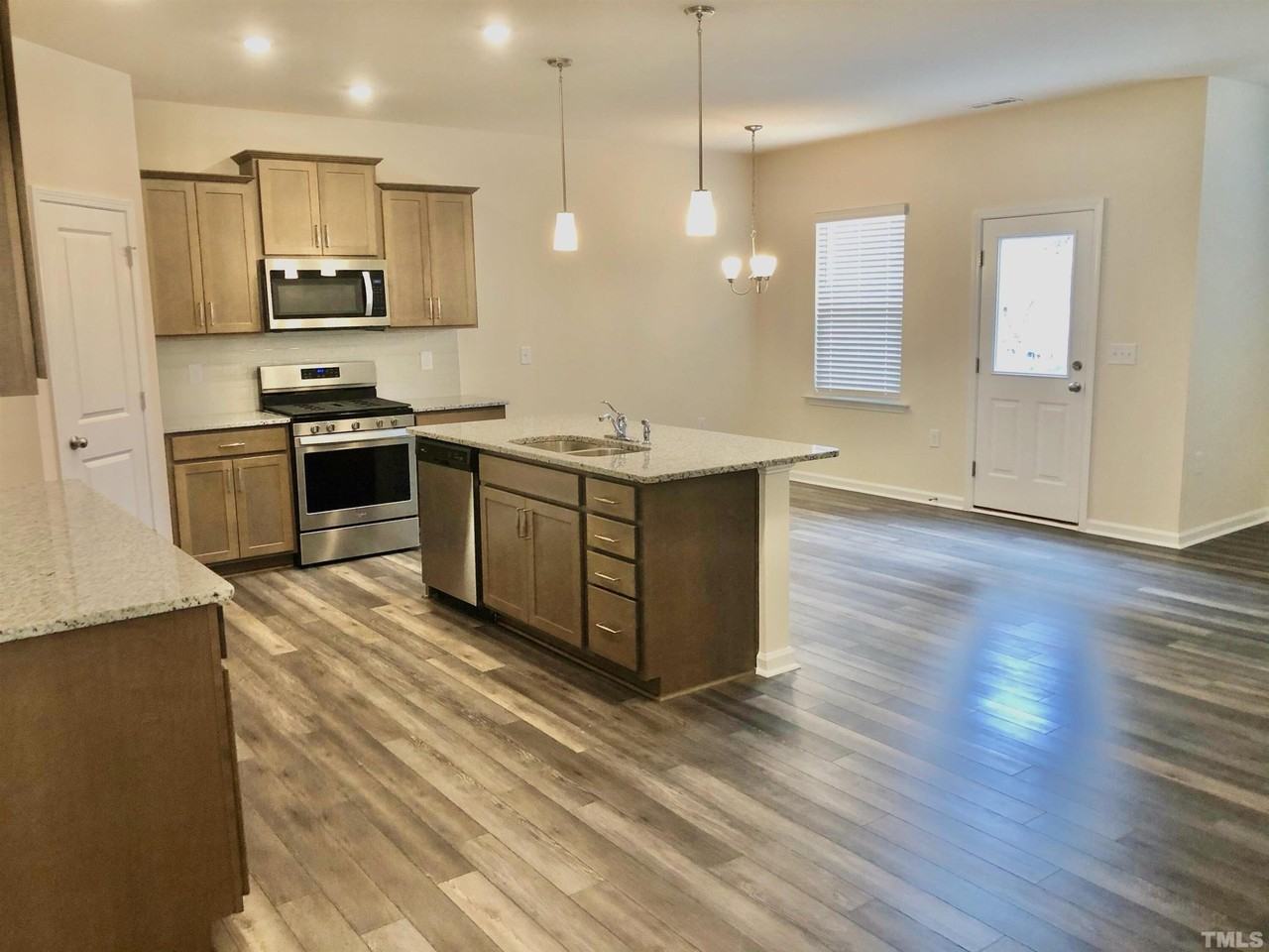 2080 Hosel Ln - Photo 5 of 14