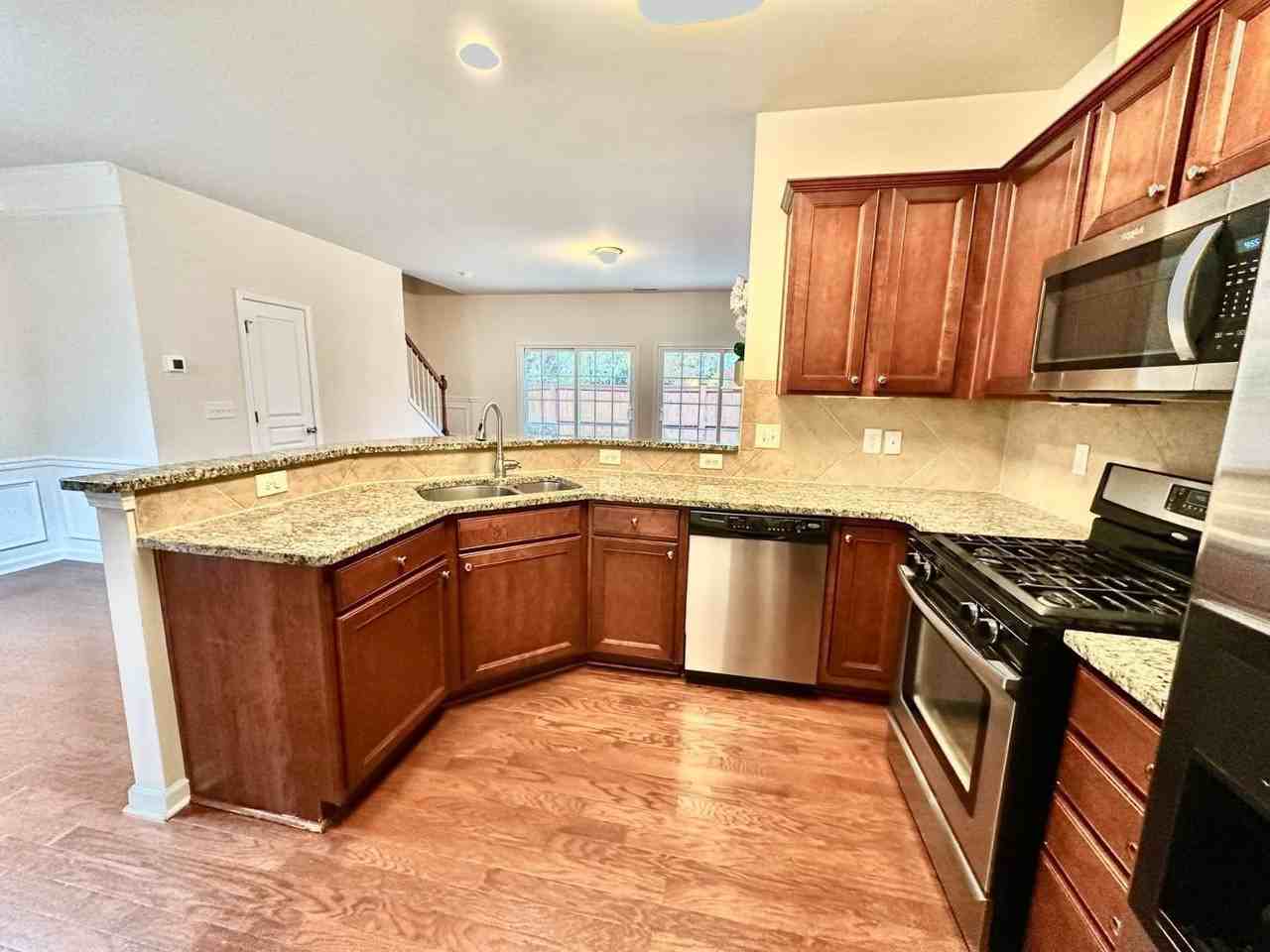 1143 Kingston Grove Dr - Photo 5 of 22
