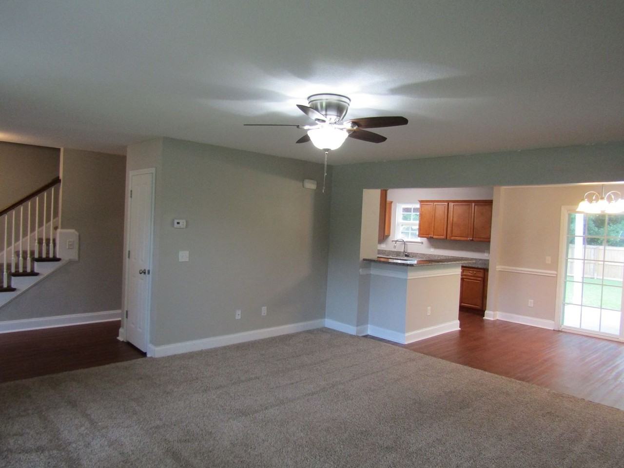 209 Ash Blvd - Photo 5 of 30