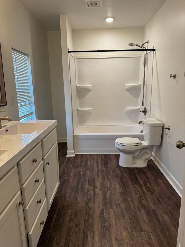 225 W 3rd St - Photo 6 of 12