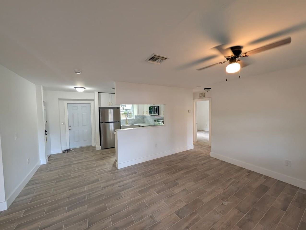 1733 Nw 18th St - Photo 5 of 19