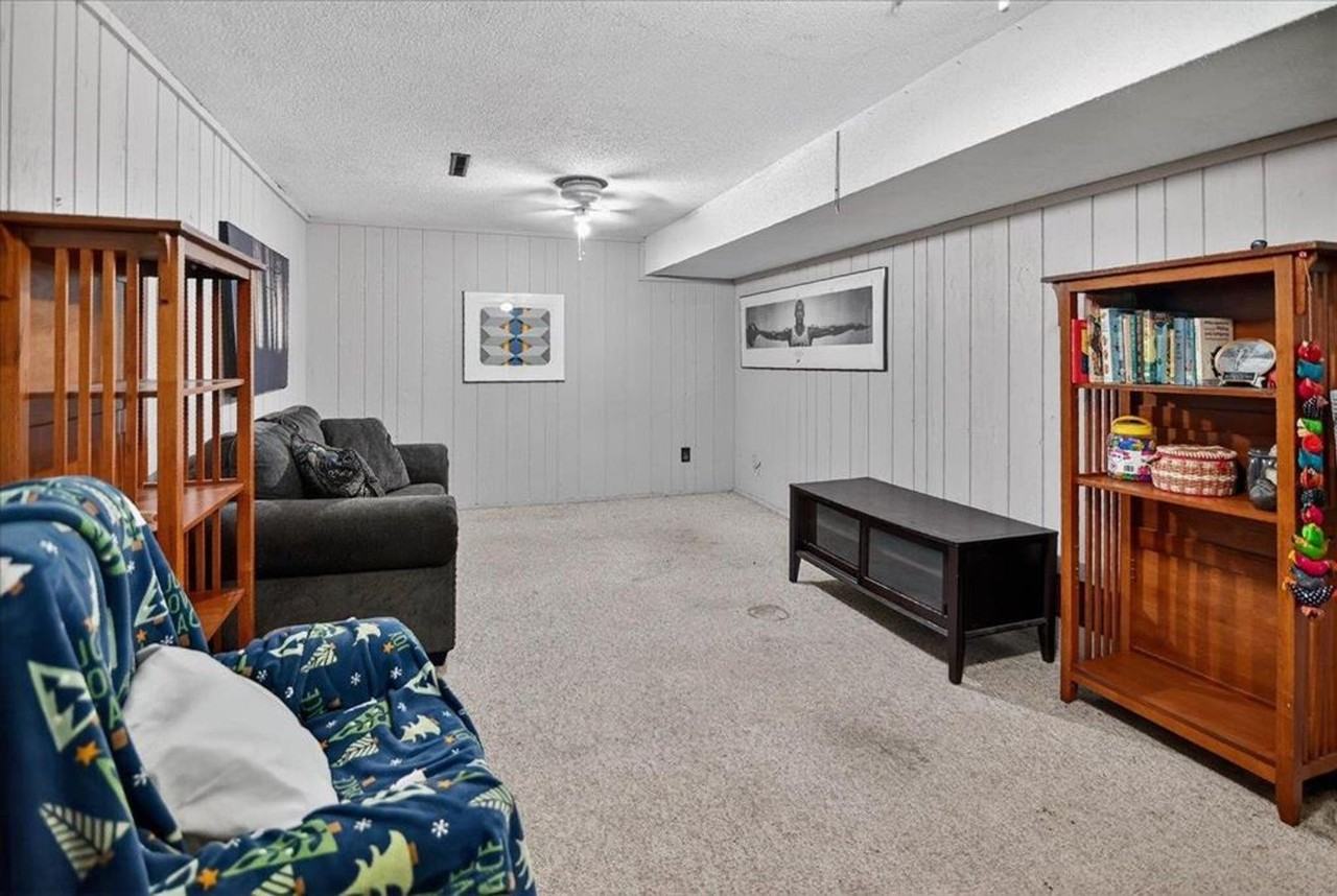 5216 Shorecrest Dr - Photo 2 of 15