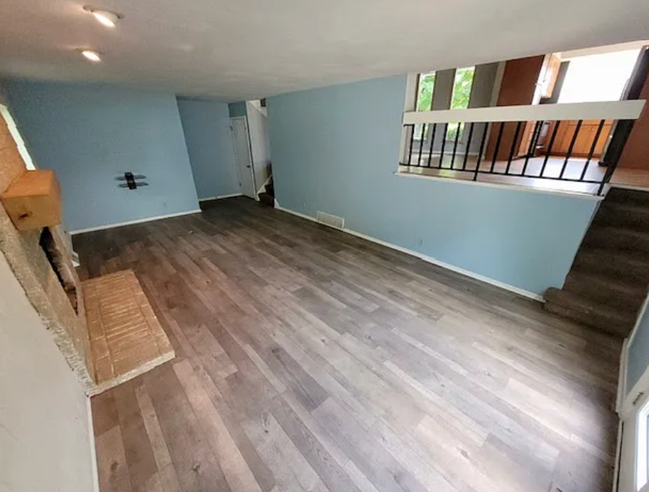 818 Eastchester Dr - Photo 5 of 25