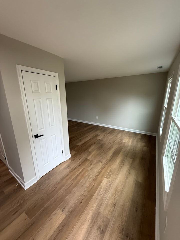 5853 Suitland Rd - Photo 4 of 26