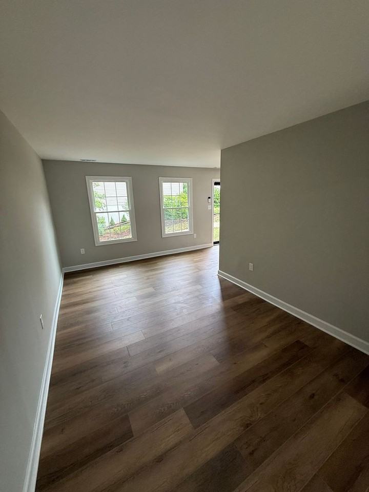 5853 Suitland Rd - Photo 6 of 26
