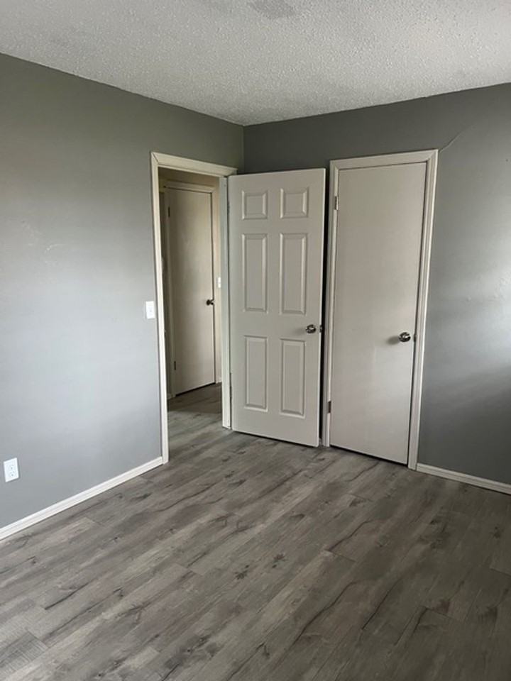 1713 Iowa St - Photo 7 of 8