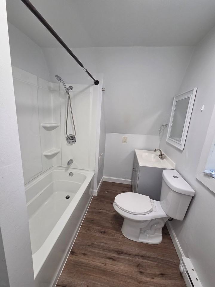 1731 8th St - Photo 6 of 8