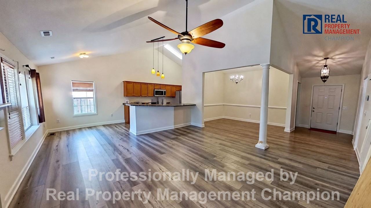 1734 Heatherstone Ln - Photo 3 of 29