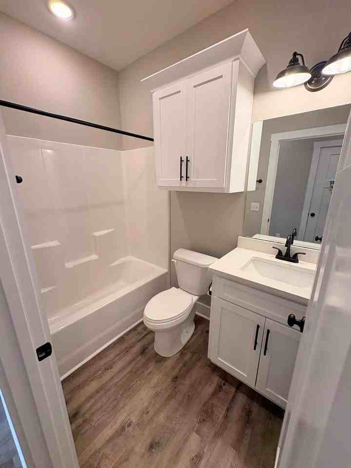 226 Loveless St - Photo 6 of 10