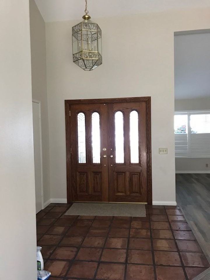 157 N Linden Dr - Photo 2 of 29