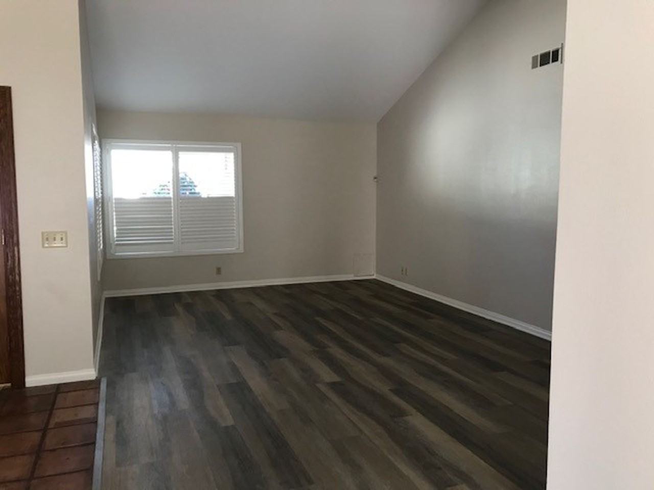 157 N Linden Dr - Photo 4 of 29
