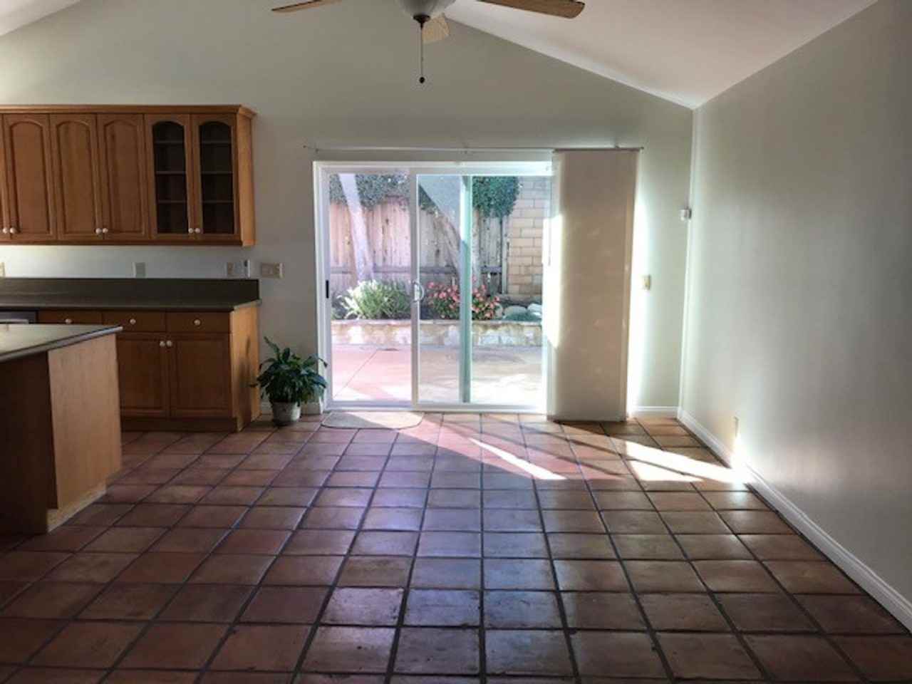 157 N Linden Dr - Photo 6 of 29