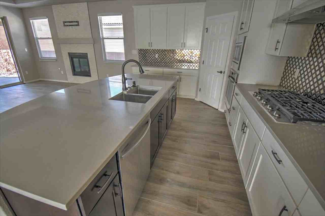 11404 Rock Squirrel Ave Se - Photo 3 of 15