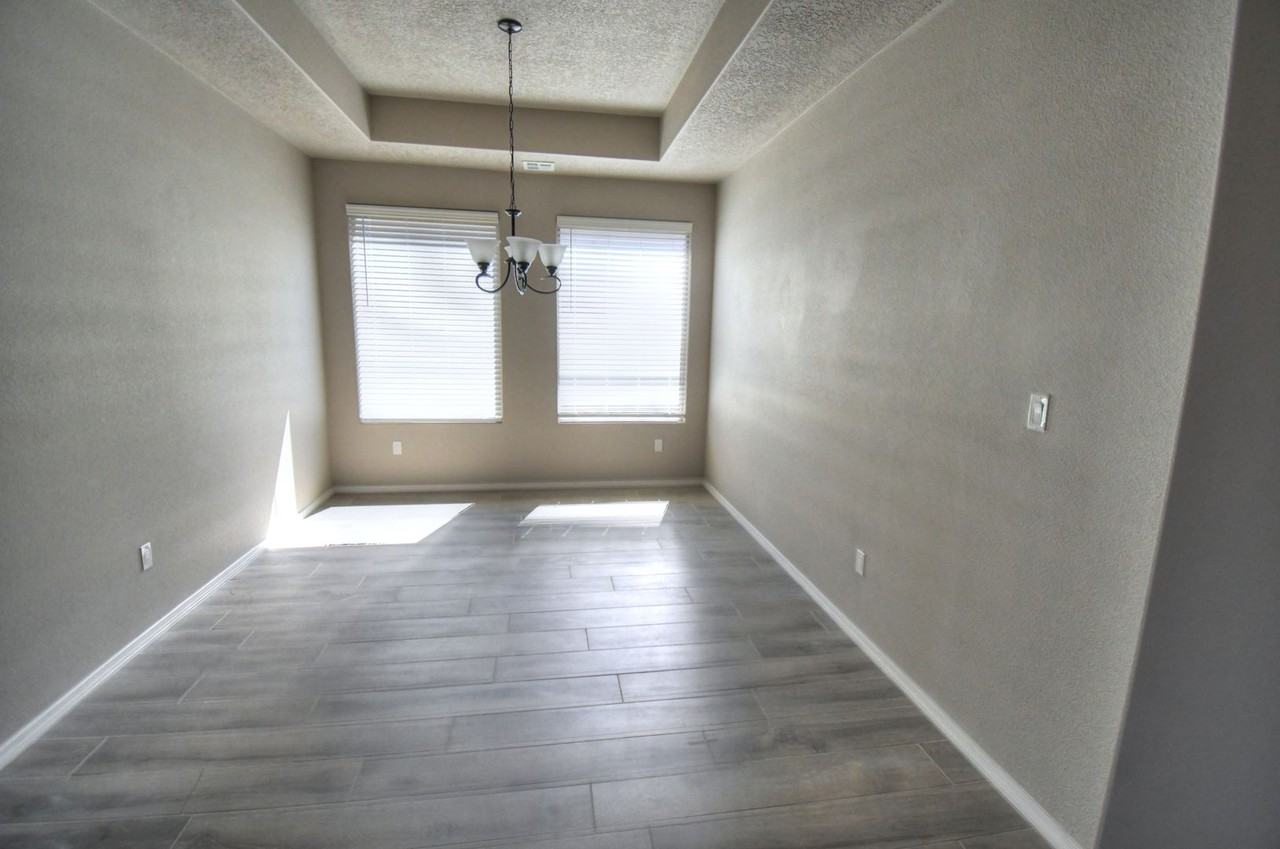 11404 Rock Squirrel Ave Se - Photo 7 of 15