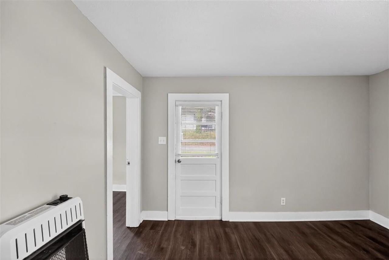 225 Sunset Ave - Photo 2 of 10