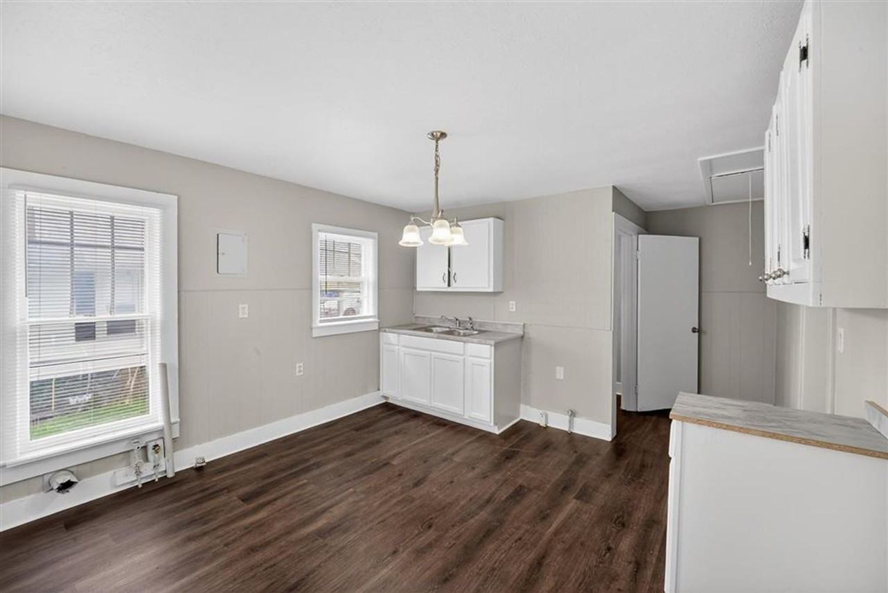 225 Sunset Ave - Photo 5 of 10