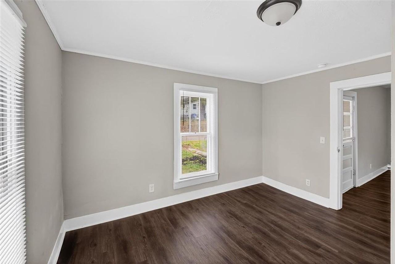 225 Sunset Ave - Photo 7 of 10