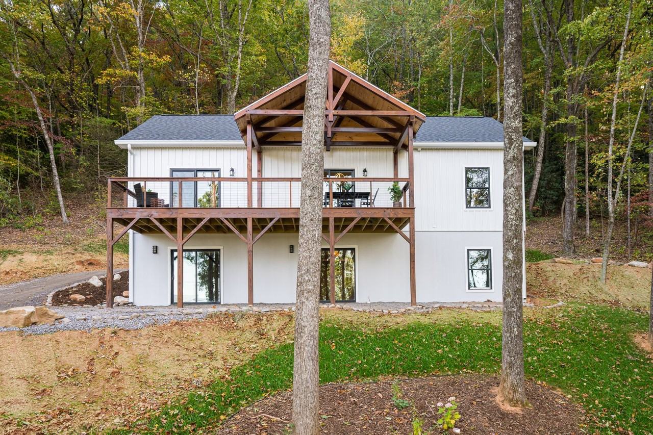 1487 Golf Course Rd - Photo 4 of 47