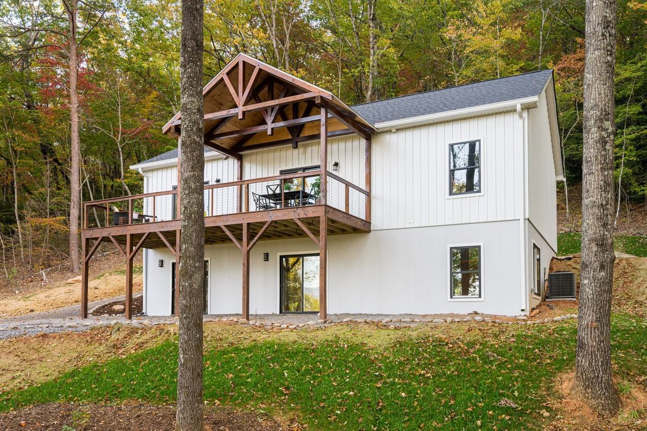 1487 Golf Course Rd - Photo 5 of 47