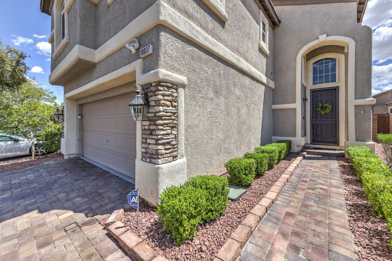 10037 Willowbrook Pond Rd - Photo 3 of 28