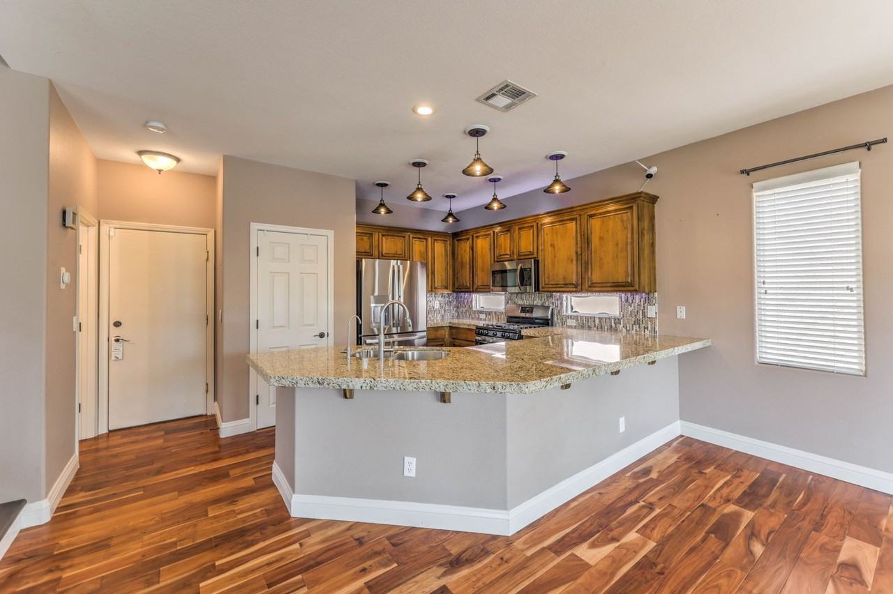 10037 Willowbrook Pond Rd - Photo 7 of 28