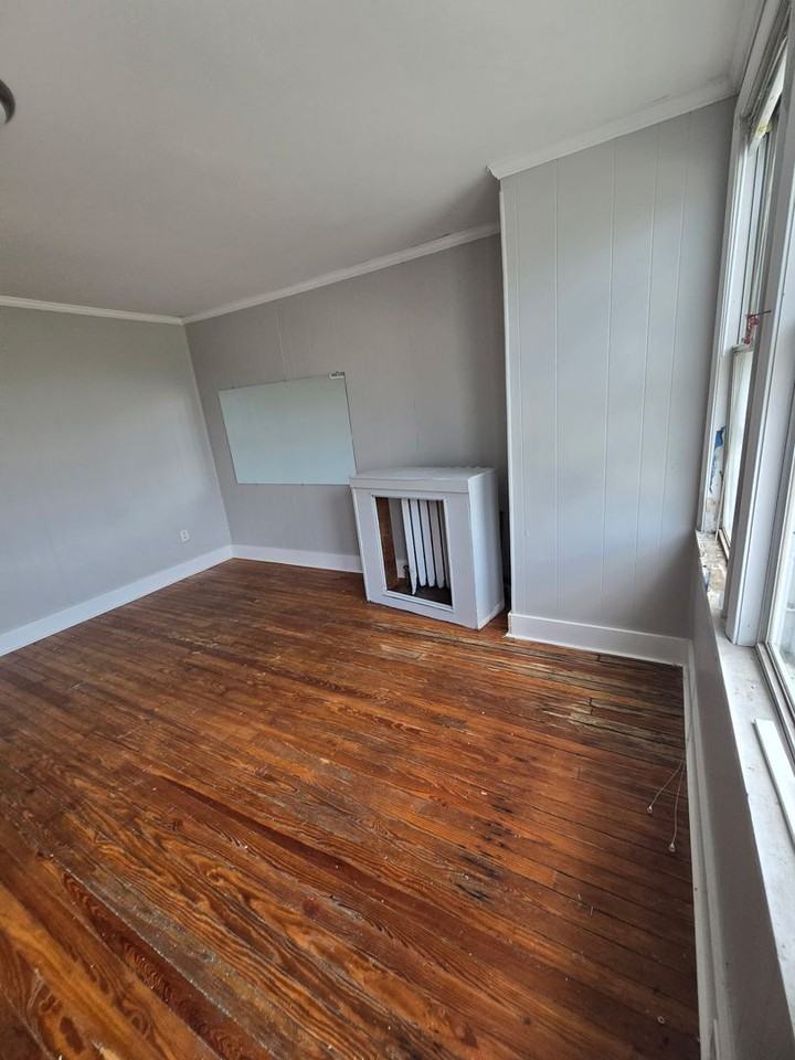 1364 Ruan St - Photo 2 of 11