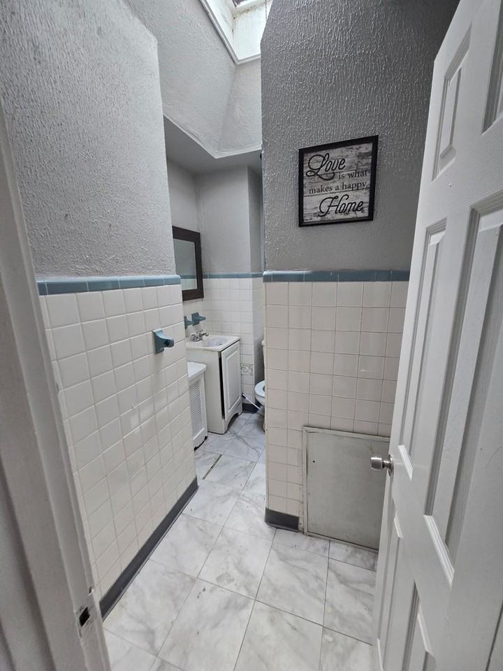 1364 Ruan St - Photo 4 of 11