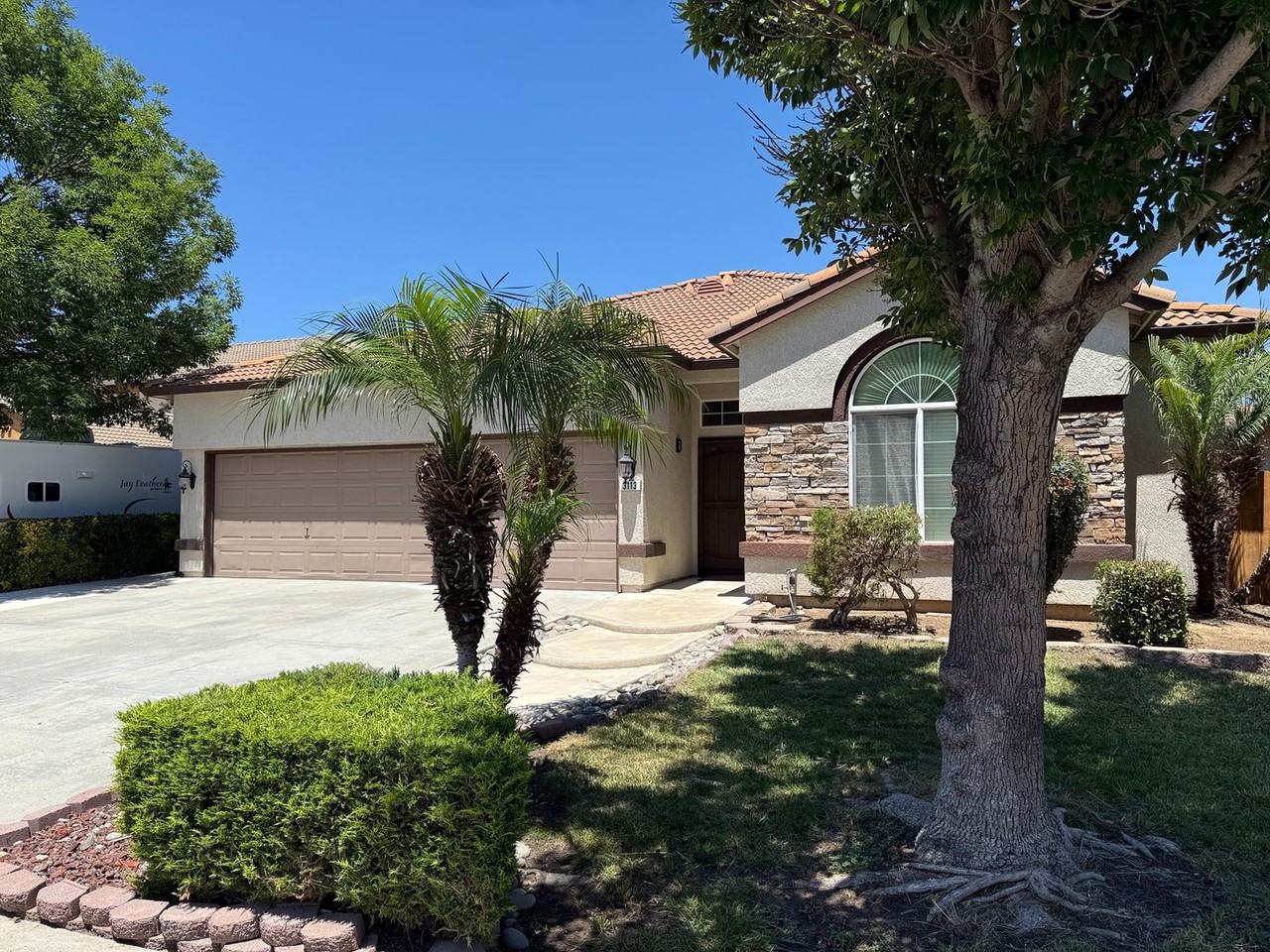 3113 Alpha Ct - Photo 2 of 44