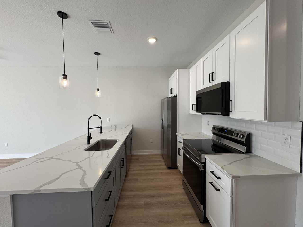 2020 Dorion St #1 - Photo 5 of 17
