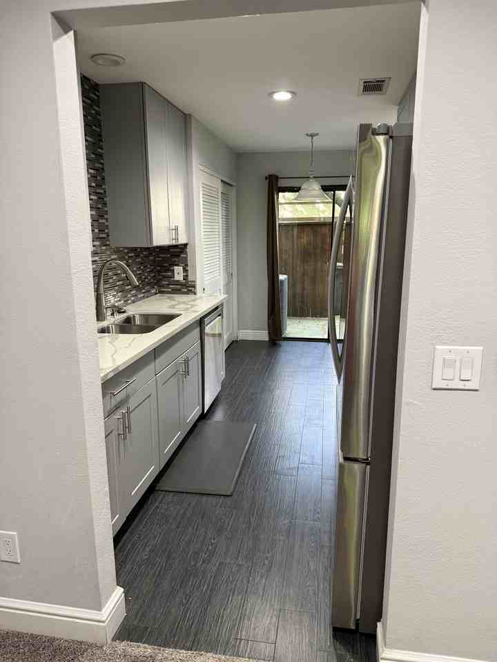 750 Lincoln Rd - Photo 6 of 32