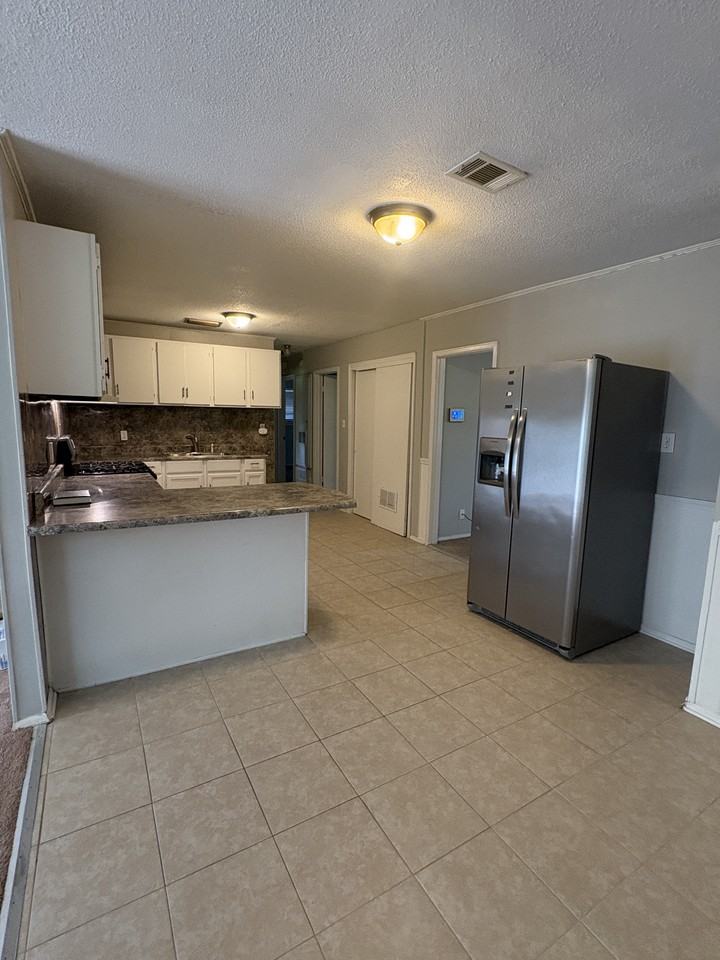 3264 Hackberry Ln - Photo 3 of 10