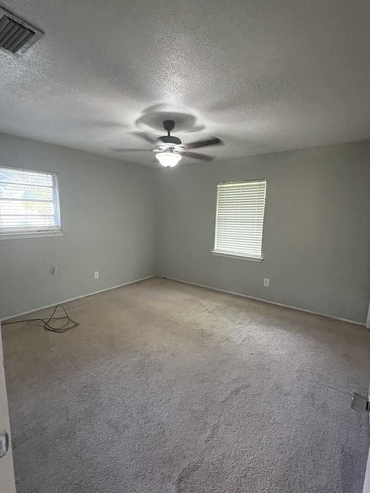 3264 Hackberry Ln - Photo 7 of 10