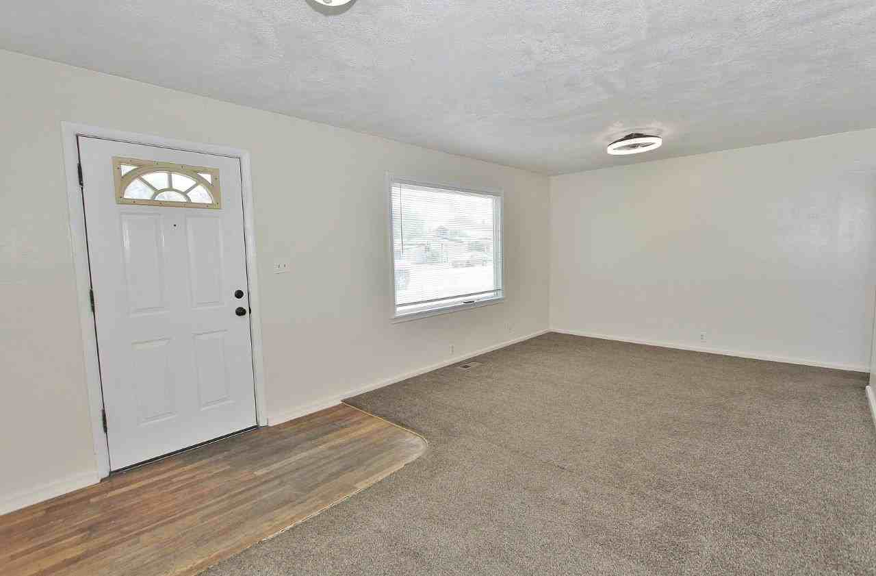 1311 4th St N - Photo 3 of 26