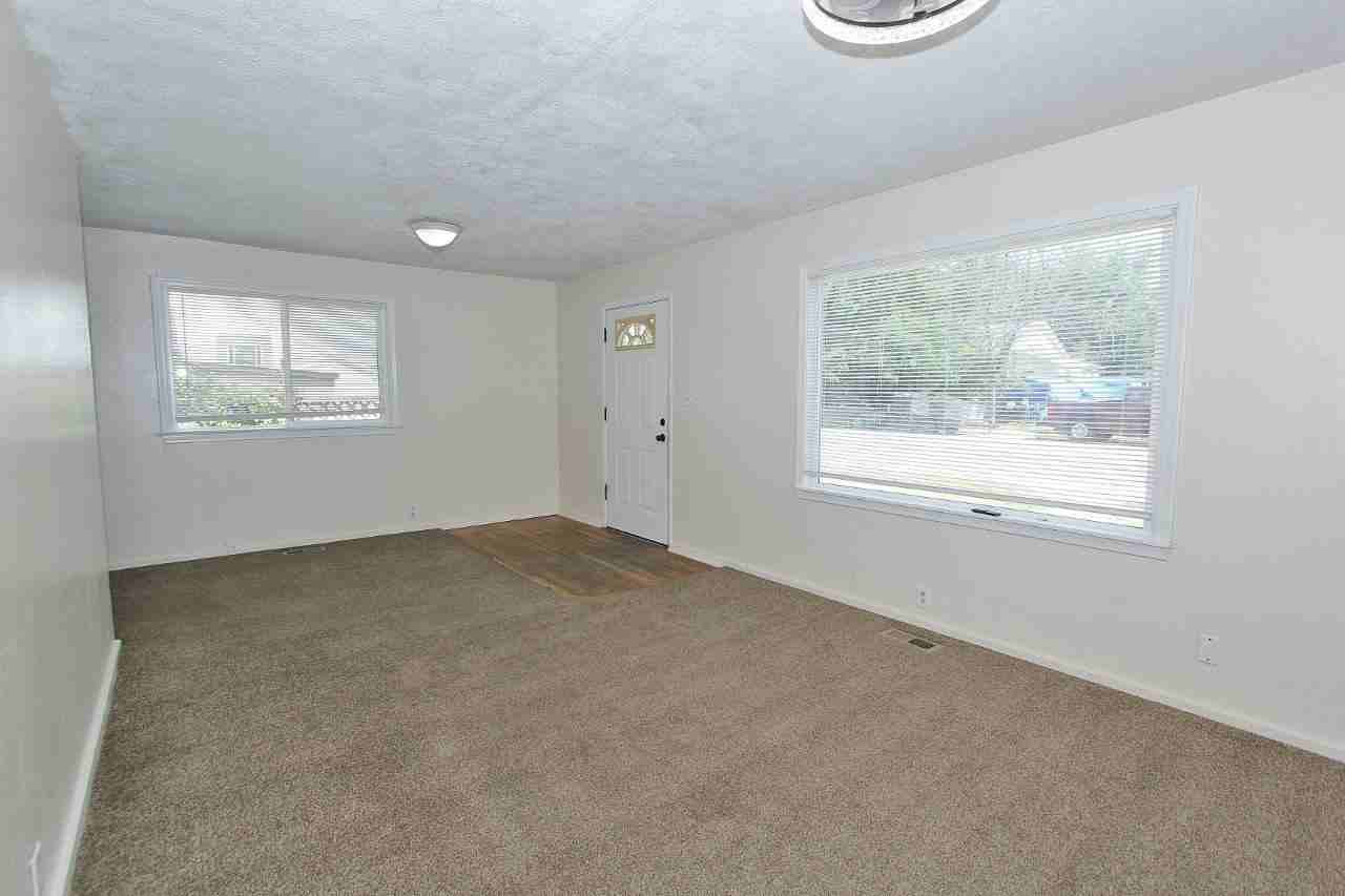 1311 4th St N - Photo 4 of 26