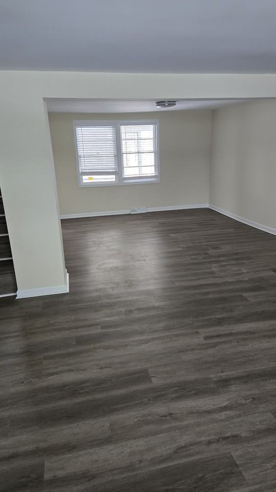 1717 Eastwood Ave - Photo 3 of 11