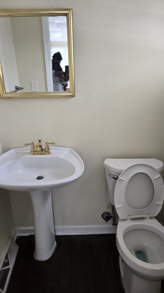 1717 Eastwood Ave - Photo 6 of 11