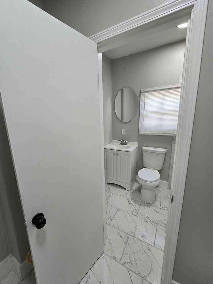 973 Doris Ave - Photo 3 of 7