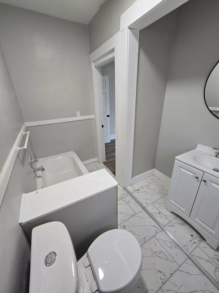 973 Doris Ave - Photo 4 of 7